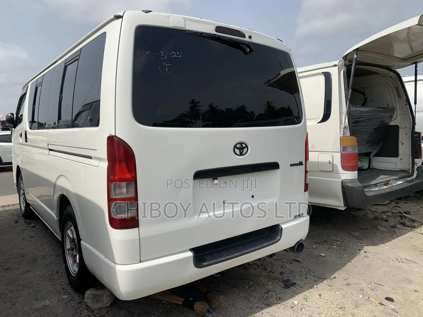 Toyota Regius 2012 White