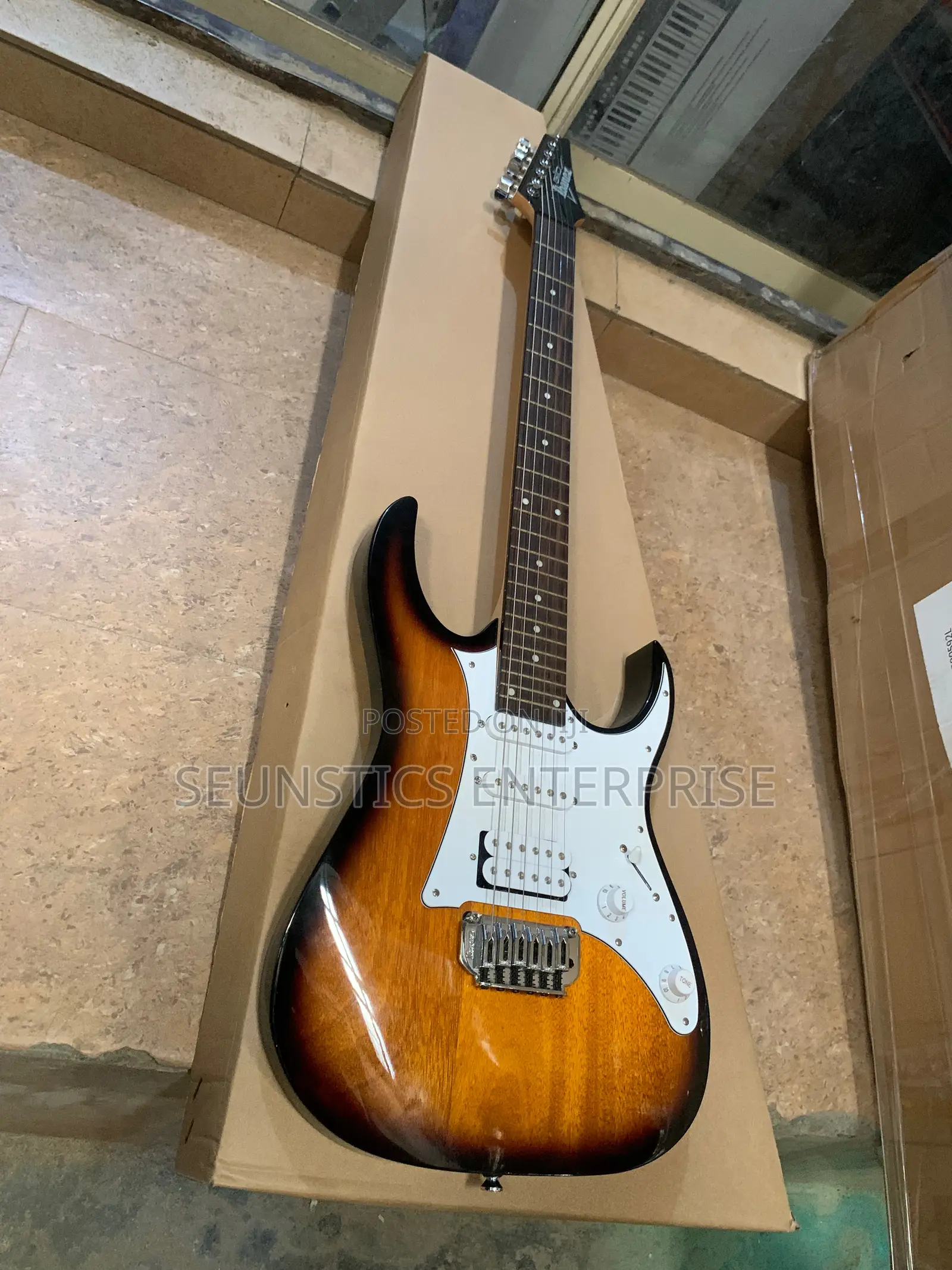 Quality Ibanez GRG 140 Wh Gio Stratocaster Guitar