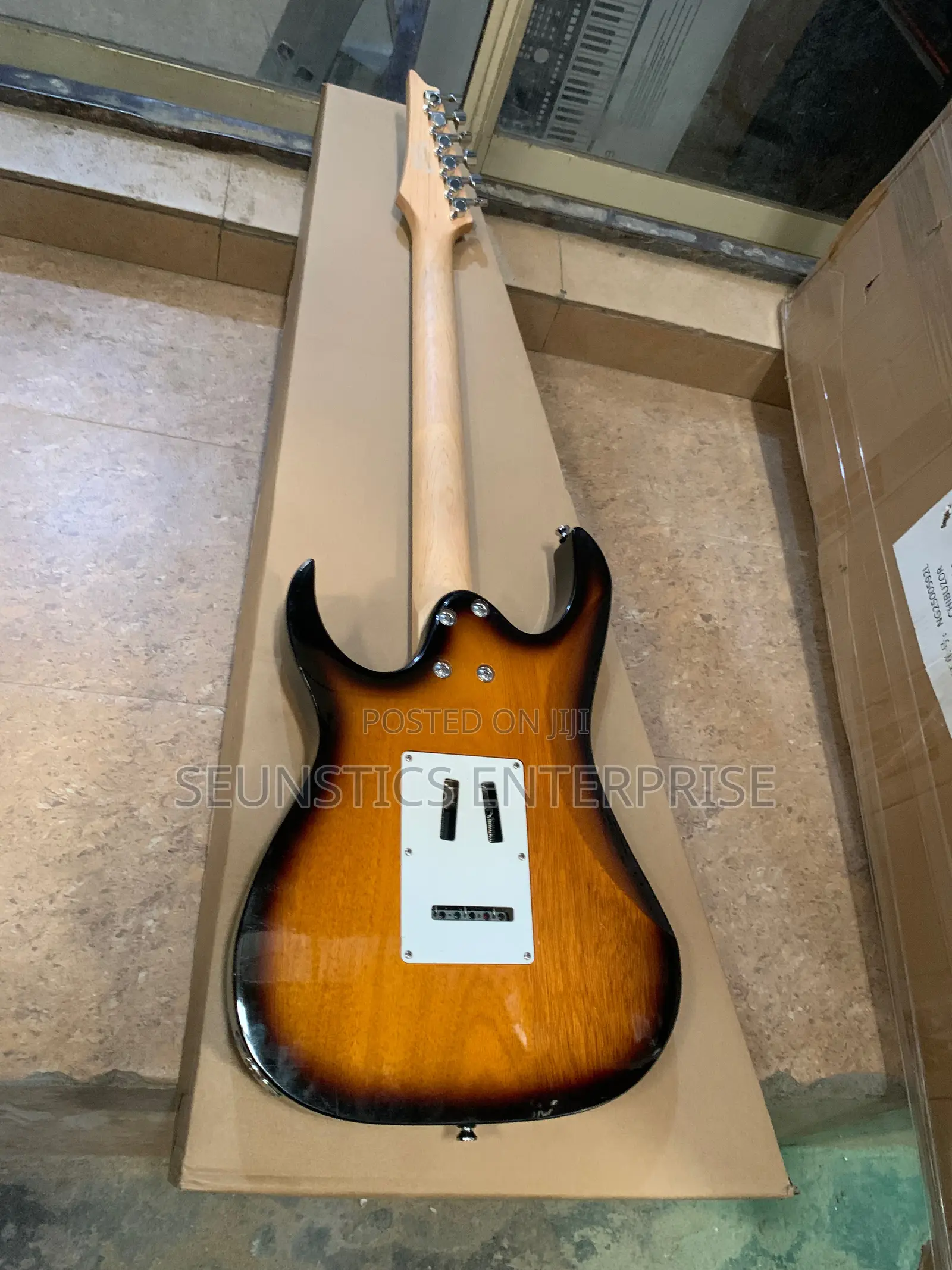 Quality Ibanez GRG 140 Wh Gio Stratocaster Guitar