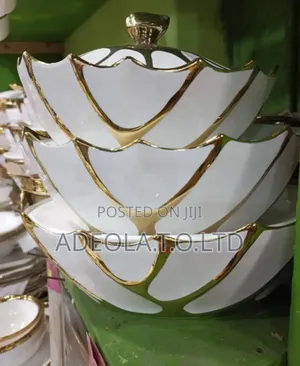3 Sets Of Serving Dishes