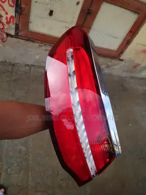 Gle450 Coupe Drive Side Back Lights