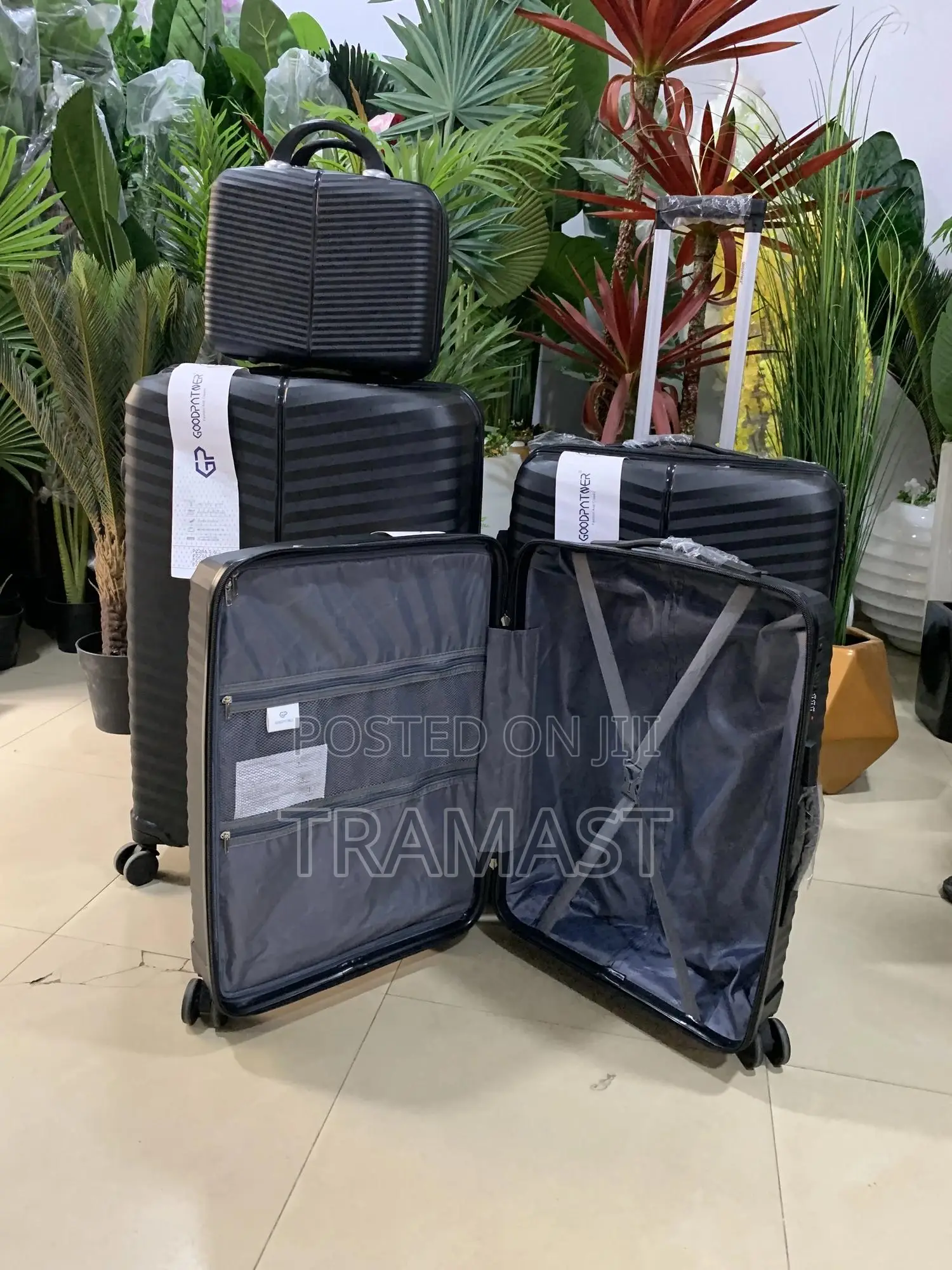 4 Set Travelling Luggage