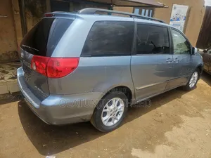 Toyota Sienna XLE Limited AWD 2006 Blue