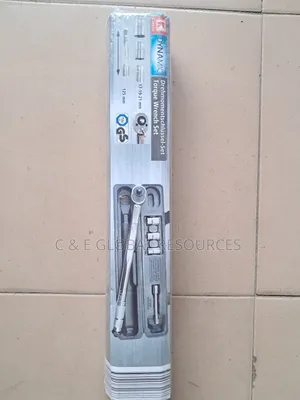 1⁄2" Torque Wrench With Socket (200nm)