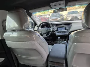 Toyota Avalon XLE FWDSedan (3.6L 6cyl 6A) 2016 Gray
