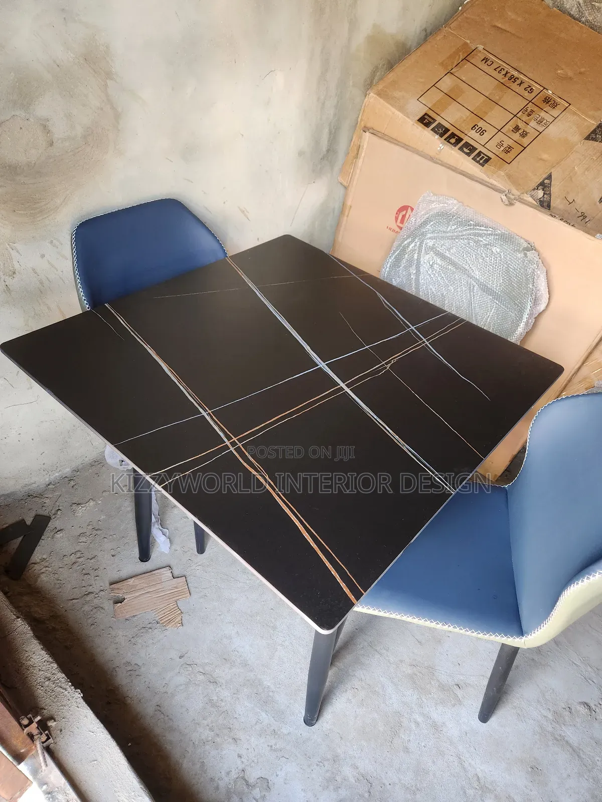 Dining Set .