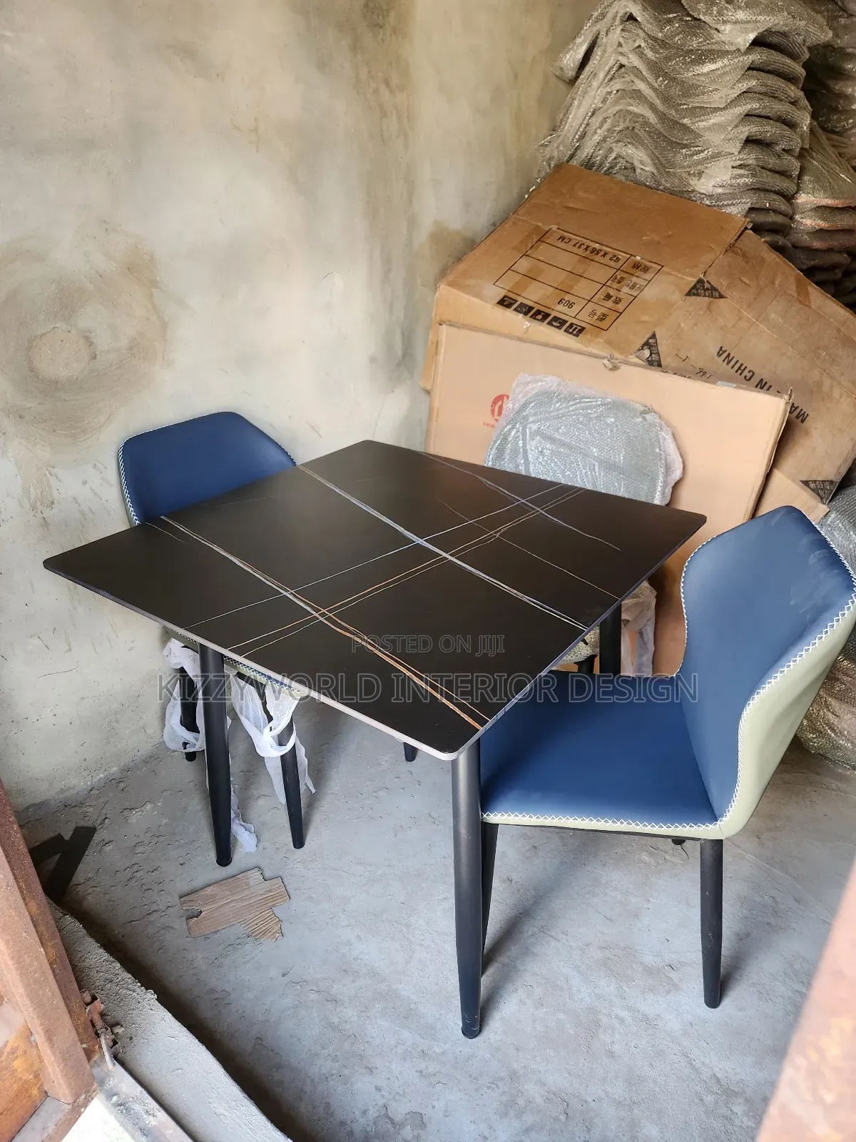 Dining Set .