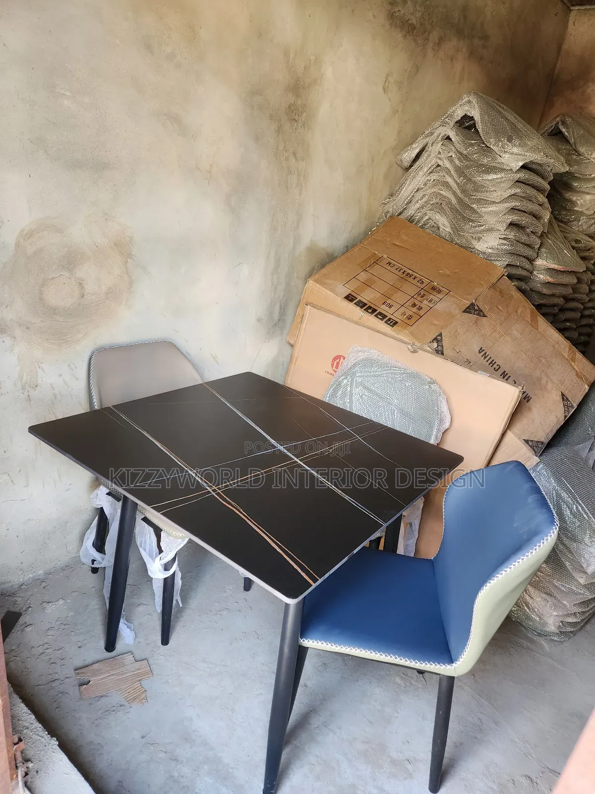 Dining Set .