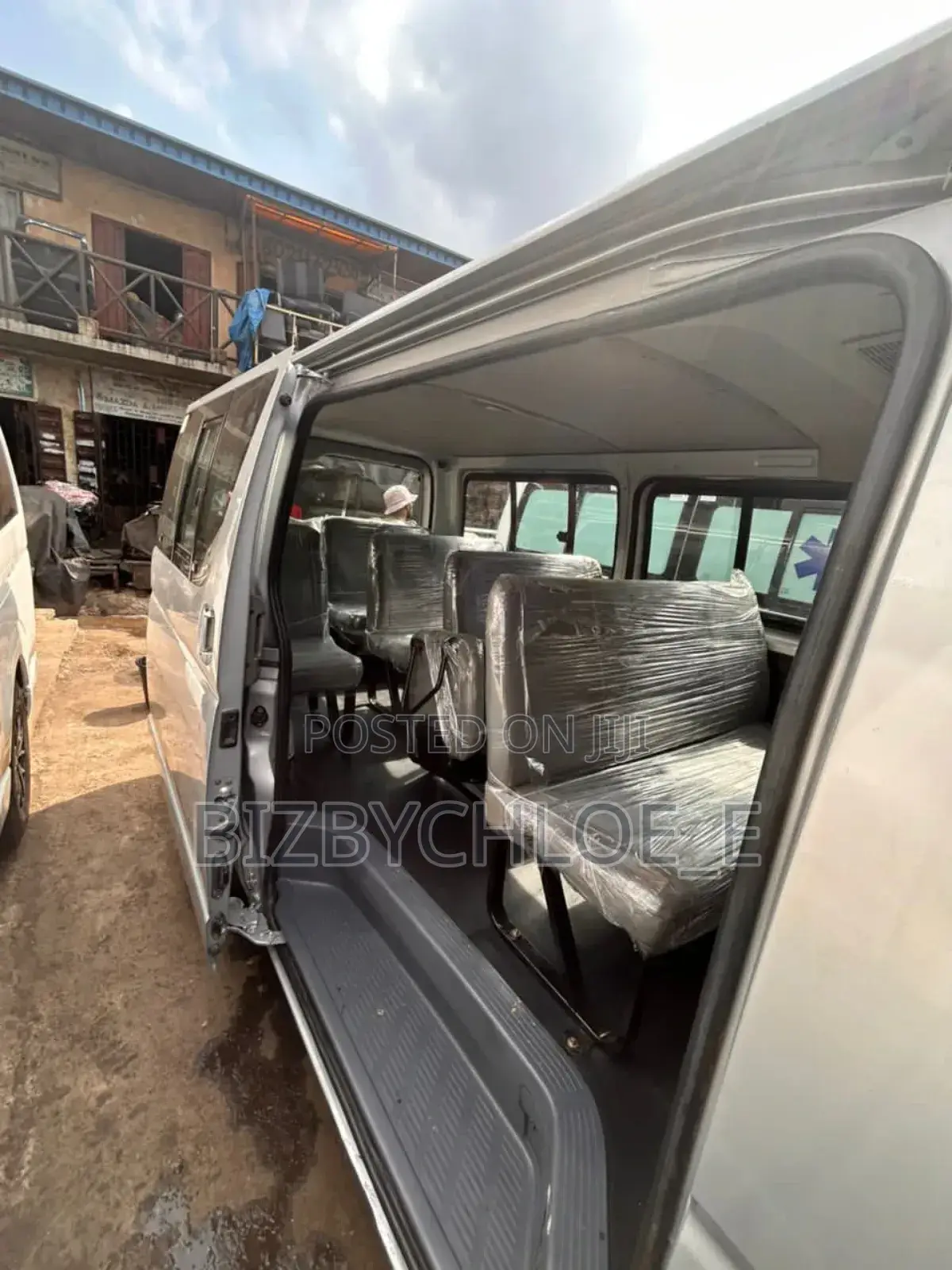 Toyota HiAce 2010 White