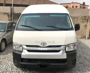 Toyota HiAce 2010 White