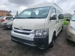 Toyota HiAce 2010 White