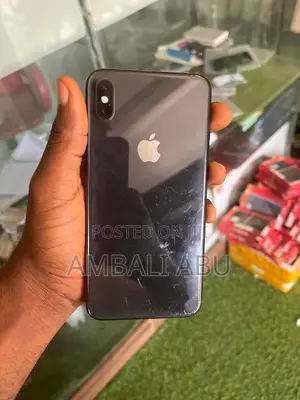 Photo - Apple iPhone XS Max 64 GB Black