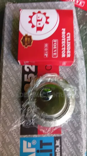Lock Set and Handle