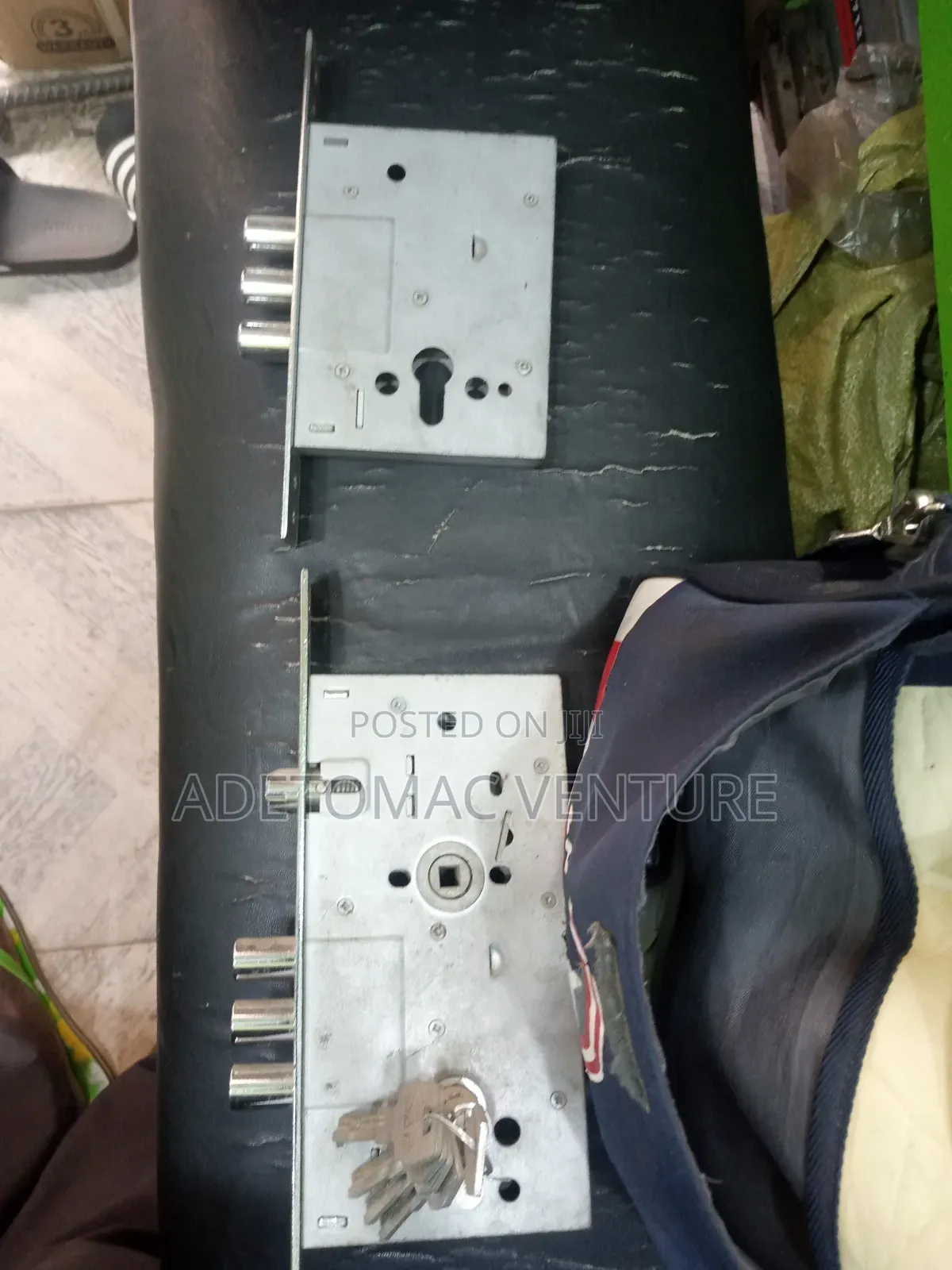 Lock Set and Handle