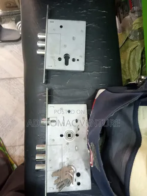 Lock Set and Handle
