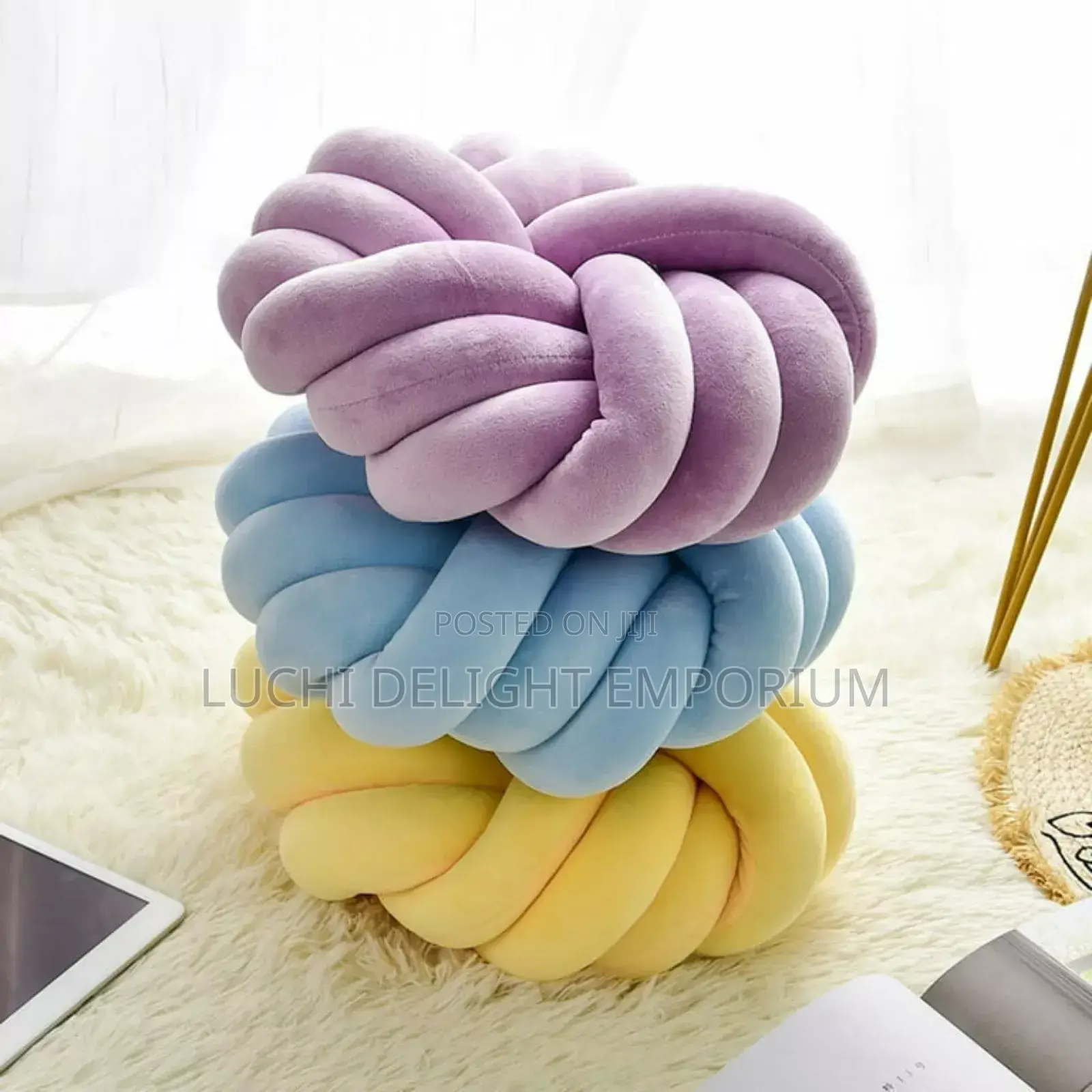 Bluethy Round Knotted Ball Braided Design Breathable Pillow