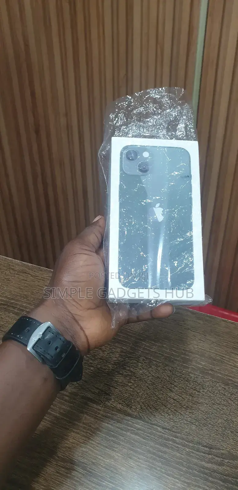 New Apple iPhone 13 128 GB Green