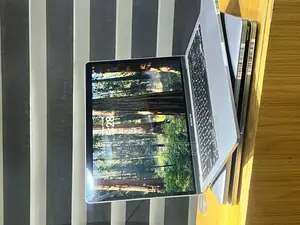 Laptop Apple MacBook Pro 2019 16GB Intel Core I9 SSD 512GB