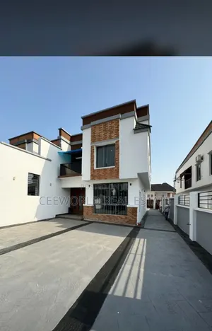 5bdrm Apartment in Carlton Gate Estate, Akobo for sale