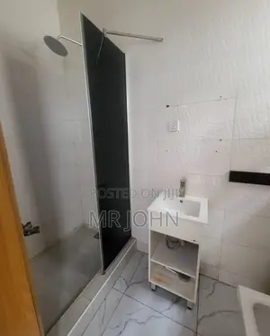 1bdrm Shared Apartment in Landlord Shared, Lekki for rent