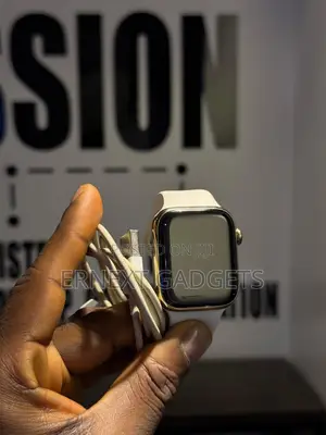 Photo - Apple Watch Series 8 || 45mm GPS +. Lte.