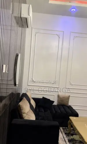 Weekly Room Per Week With 24hrs Light,Wi-Fi and Pool