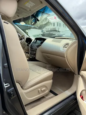 Nissan Pathfinder SL 4dr SUV 4WD (3.5L 6cyl CVT) 2015 Gray
