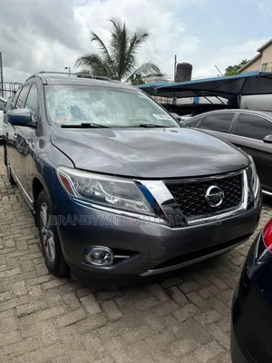 Nissan Pathfinder SL 4dr SUV 4WD (3.5L 6cyl CVT) 2015 Gray