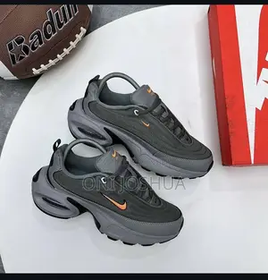 Puma Sneakers