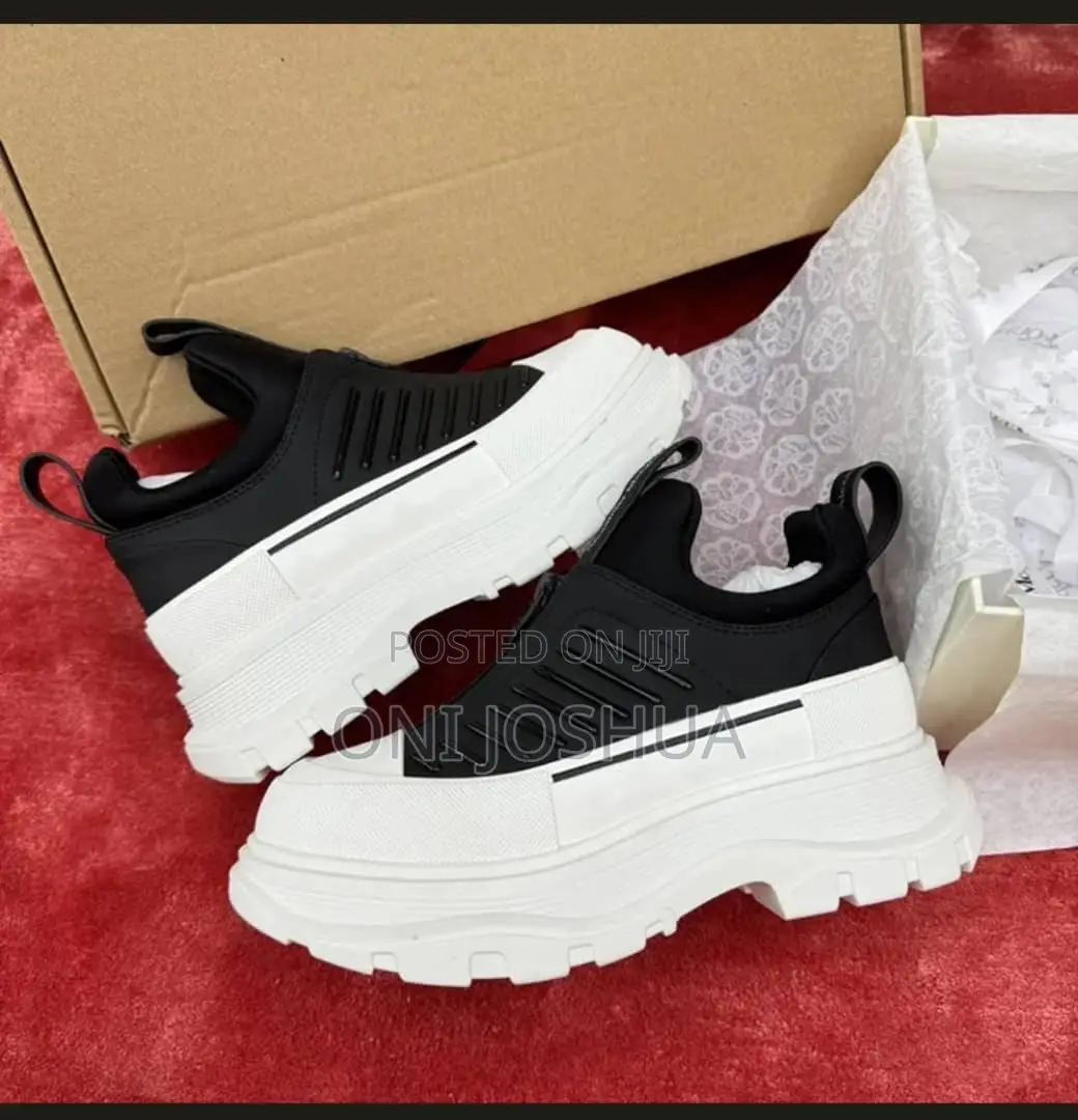 Puma Sneakers