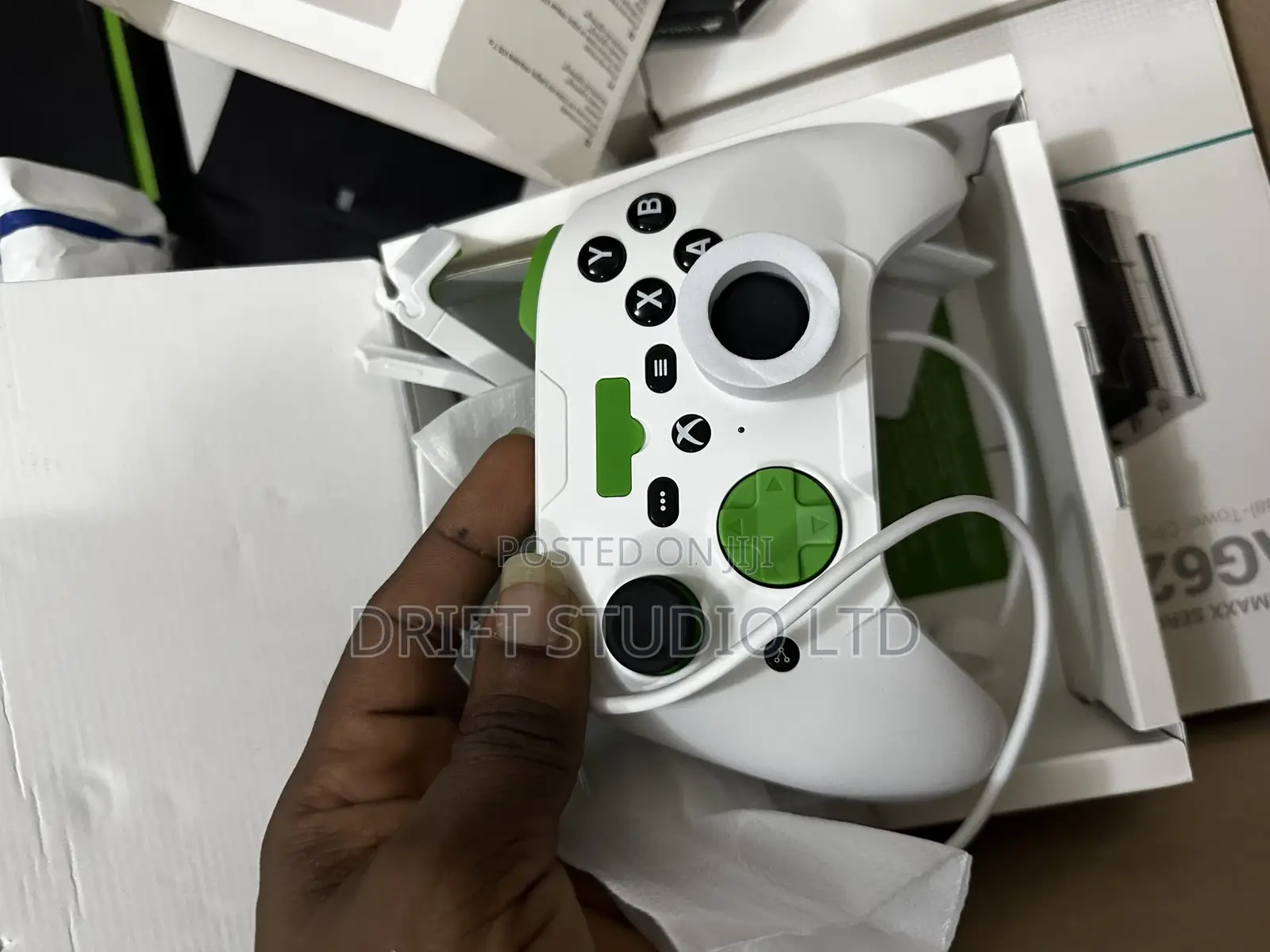 Riot PWR iPhone and iPad Game Controller