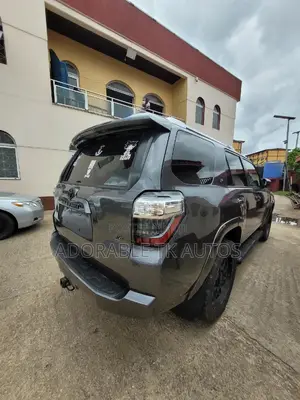 Toyota 4-Runner SR5 4dr 4x4 (4.0L 6cyl 5A) 2016 Gray