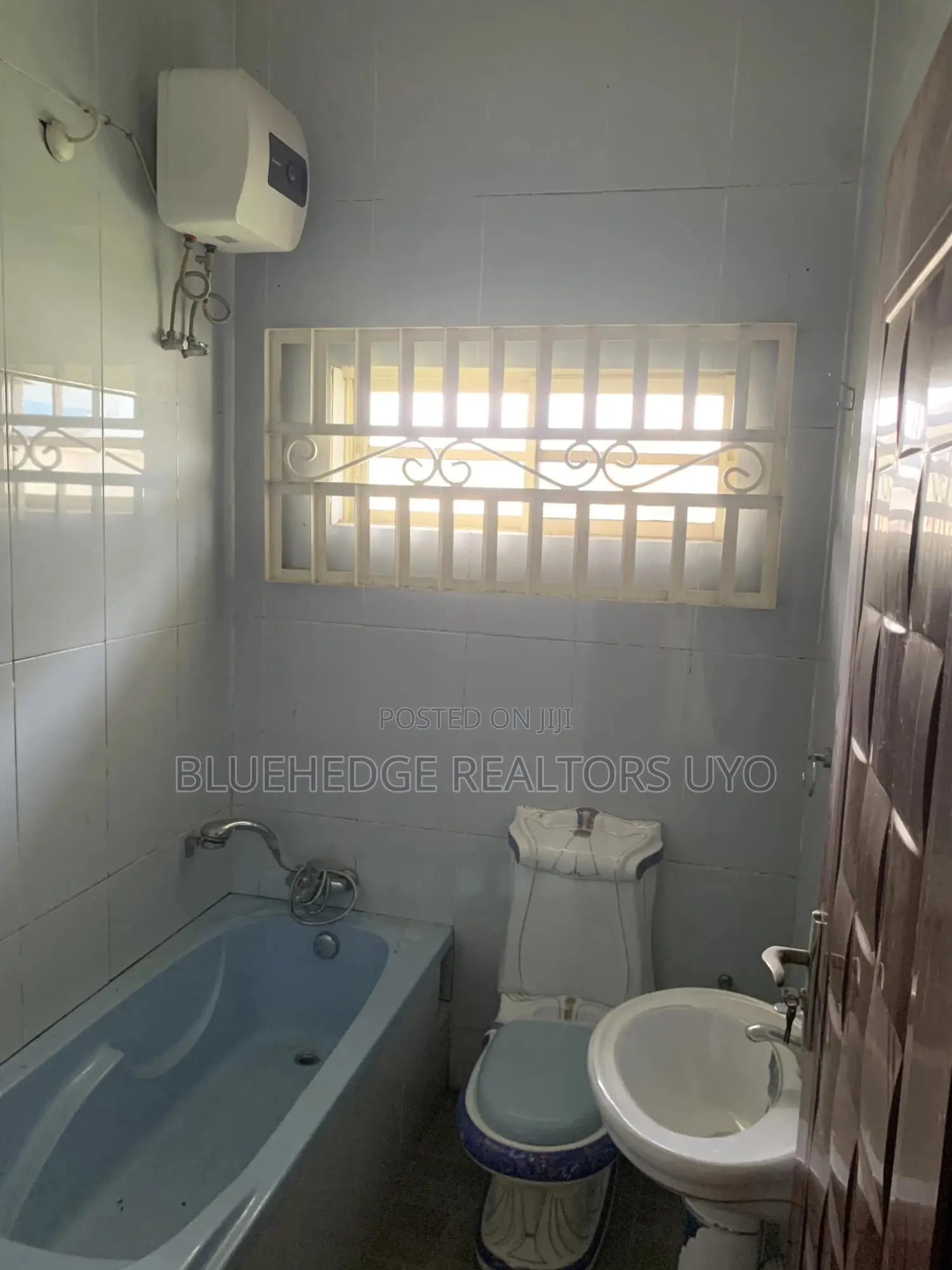 4bdrm Block of Flats in Osongama Estate Uyo for sale