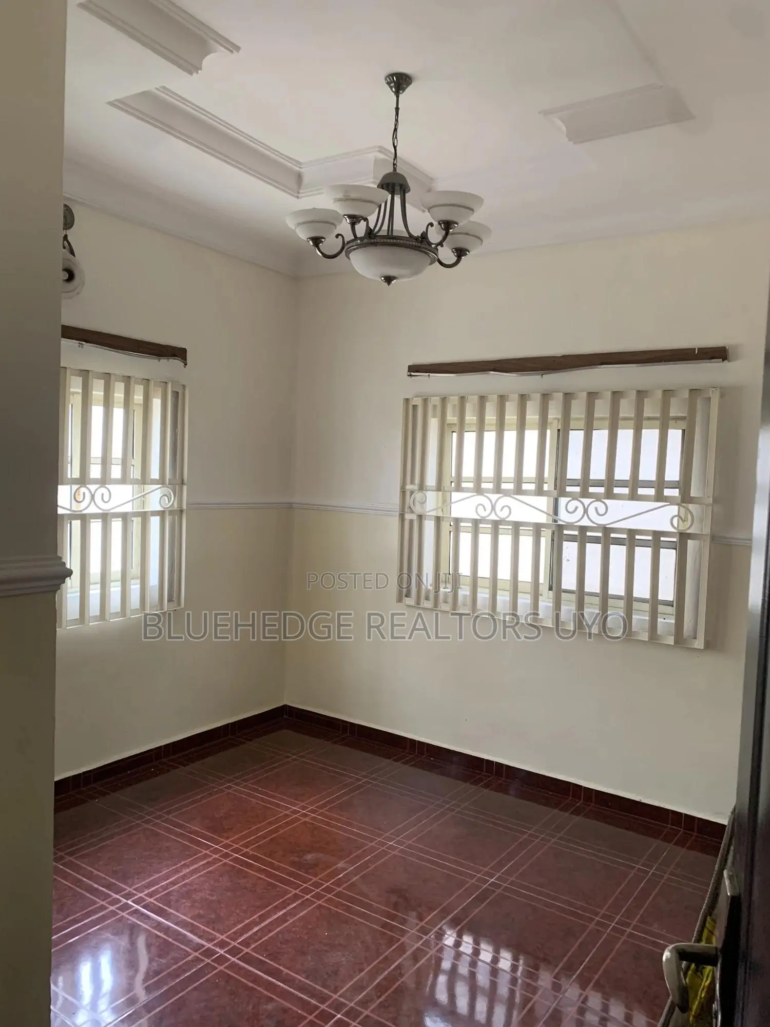 4bdrm Block of Flats in Osongama Estate Uyo for sale