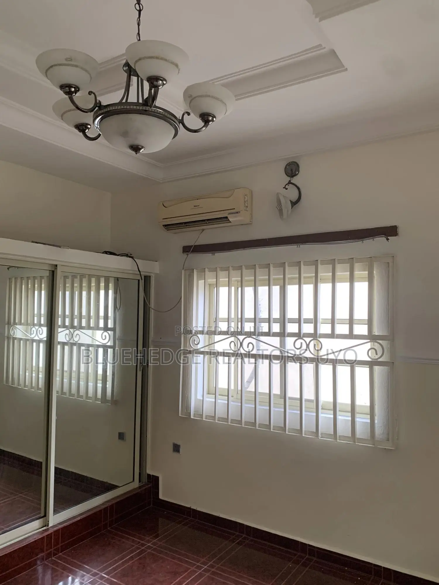 4bdrm Block of Flats in Osongama Estate Uyo for sale