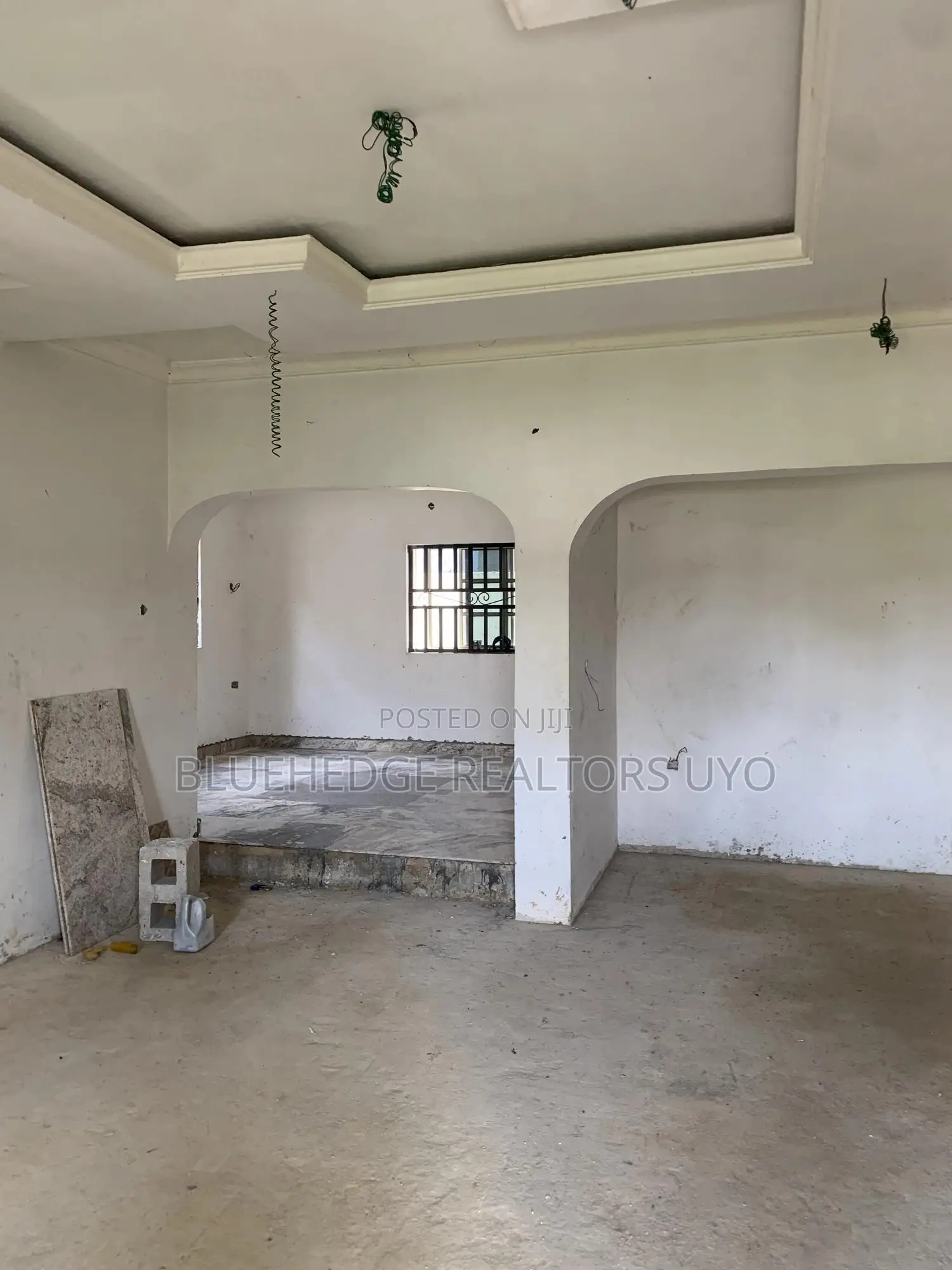 4bdrm Block of Flats in Osongama Estate Uyo for sale