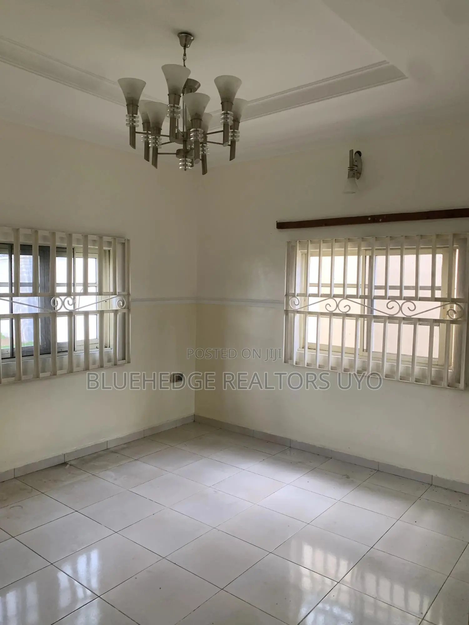 4bdrm Block of Flats in Osongama Estate Uyo for sale