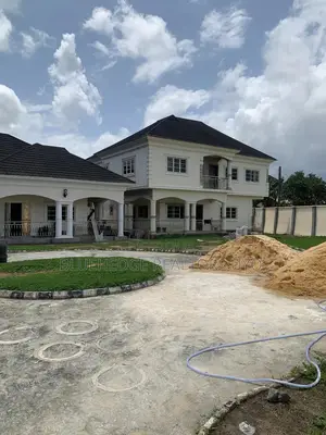 4bdrm Block of Flats in Osongama Estate Uyo for sale