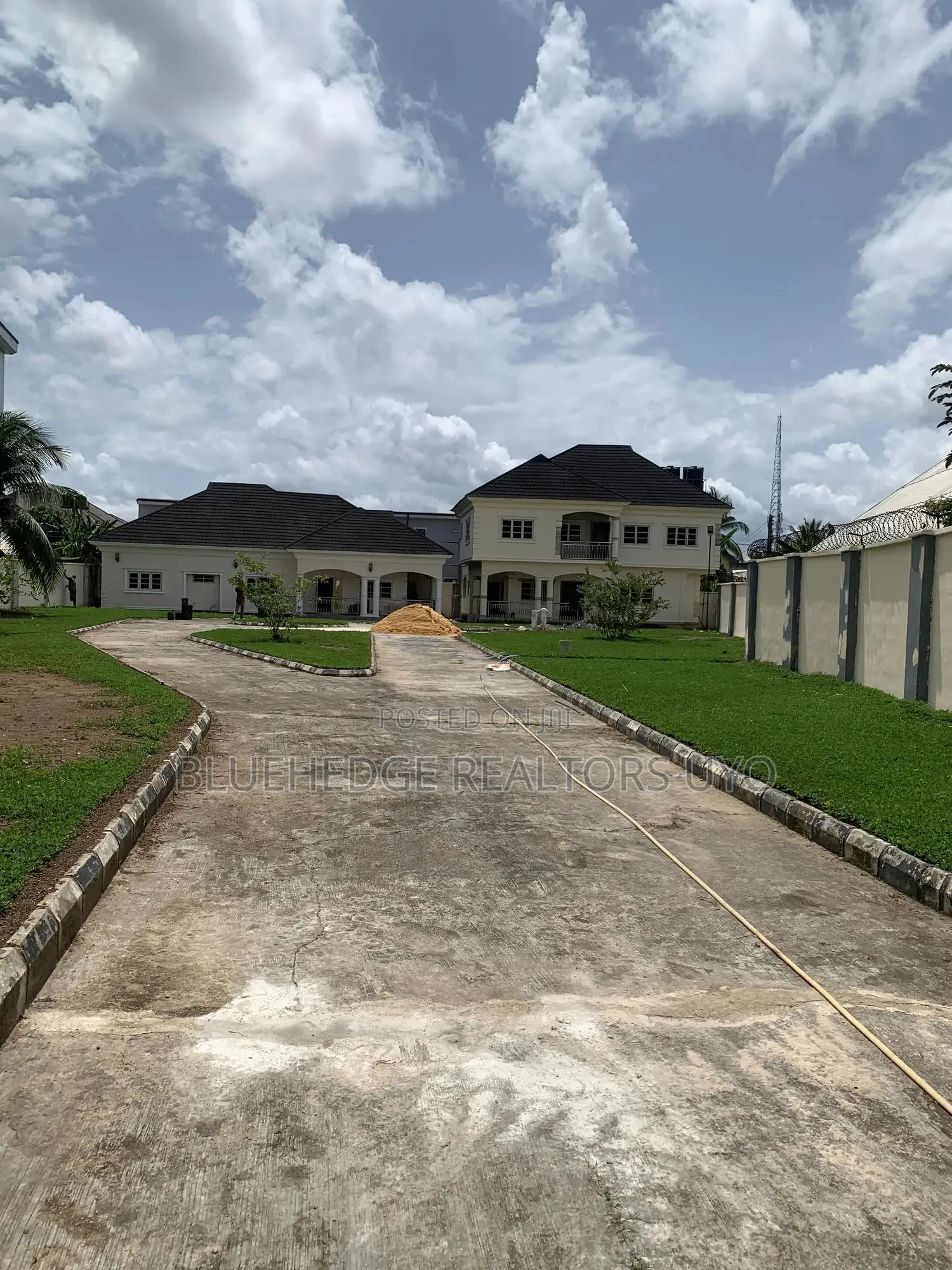 4bdrm Block of Flats in Osongama Estate Uyo for sale