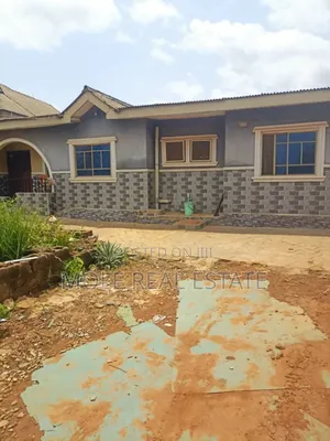 4bdrm Bungalow in Mopol Juntion Ayobo for sale