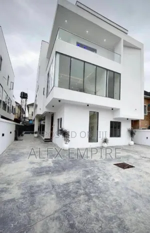 5bdrm Duplex in Lekki Phase 1 for sale