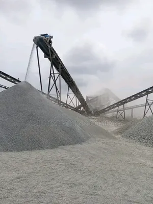 Premium Iron Chippings Granite (Machine-Crushed 3/4" and 1")