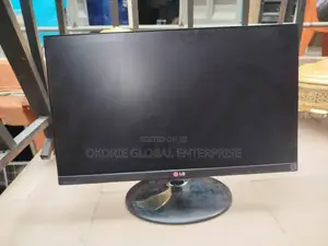 Working Perfectly Ips Lg Flameless Monitor