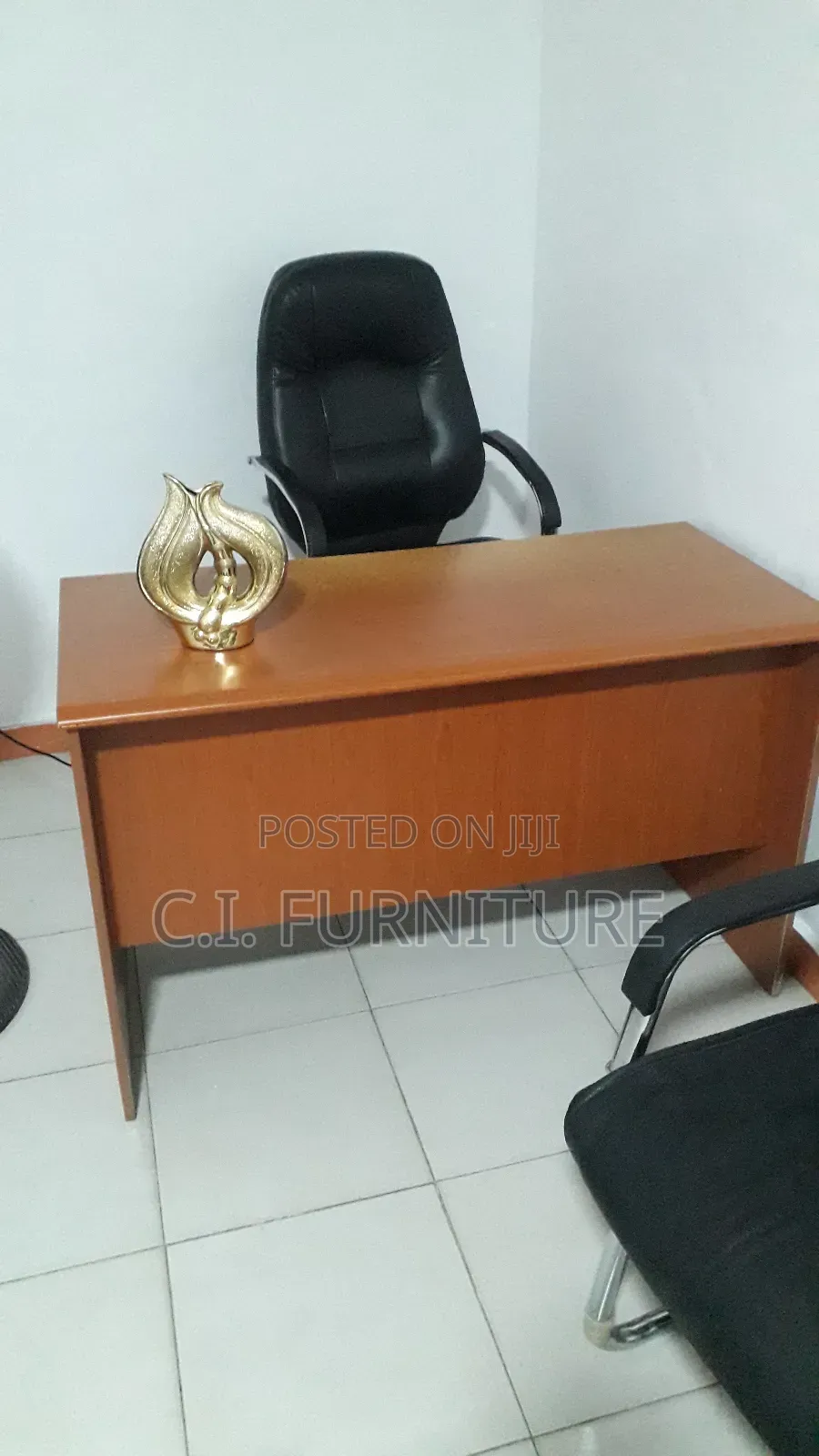 Good Office Table for People's Favourite