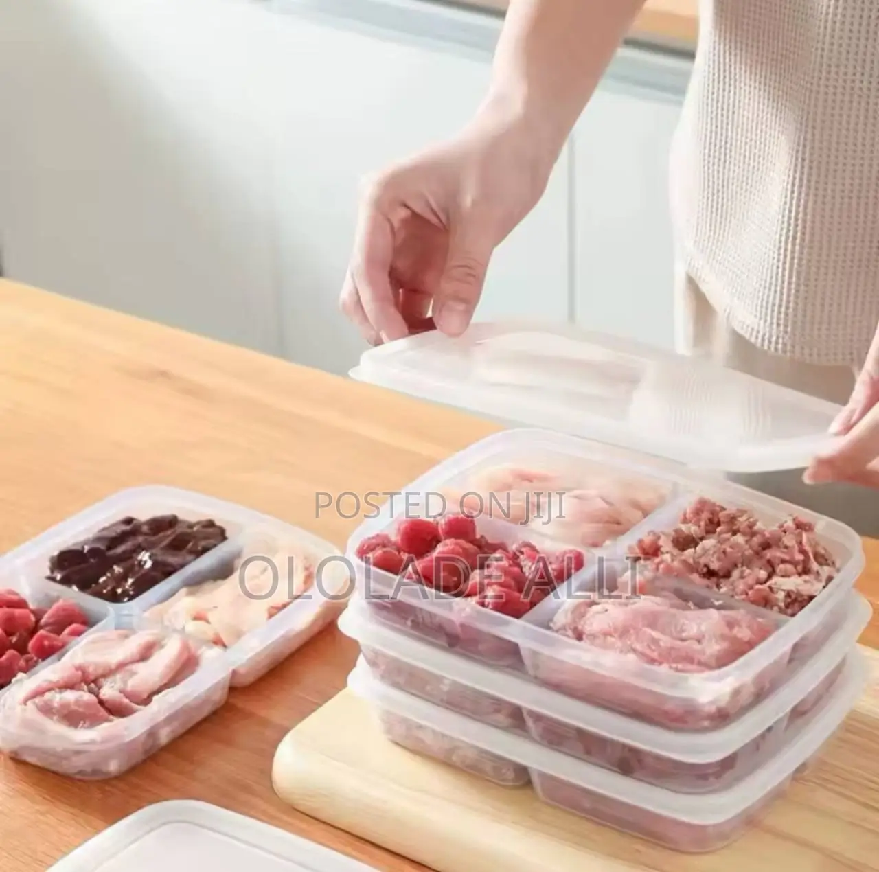 4 Grids Food Fruit Storage Box Portable