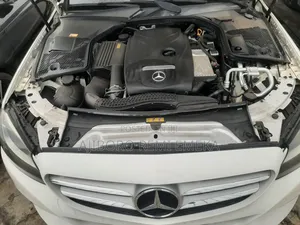 Mercedes-Benz C300 Base Sedan RWD (2.0L 4cyl 7A) 2016 White