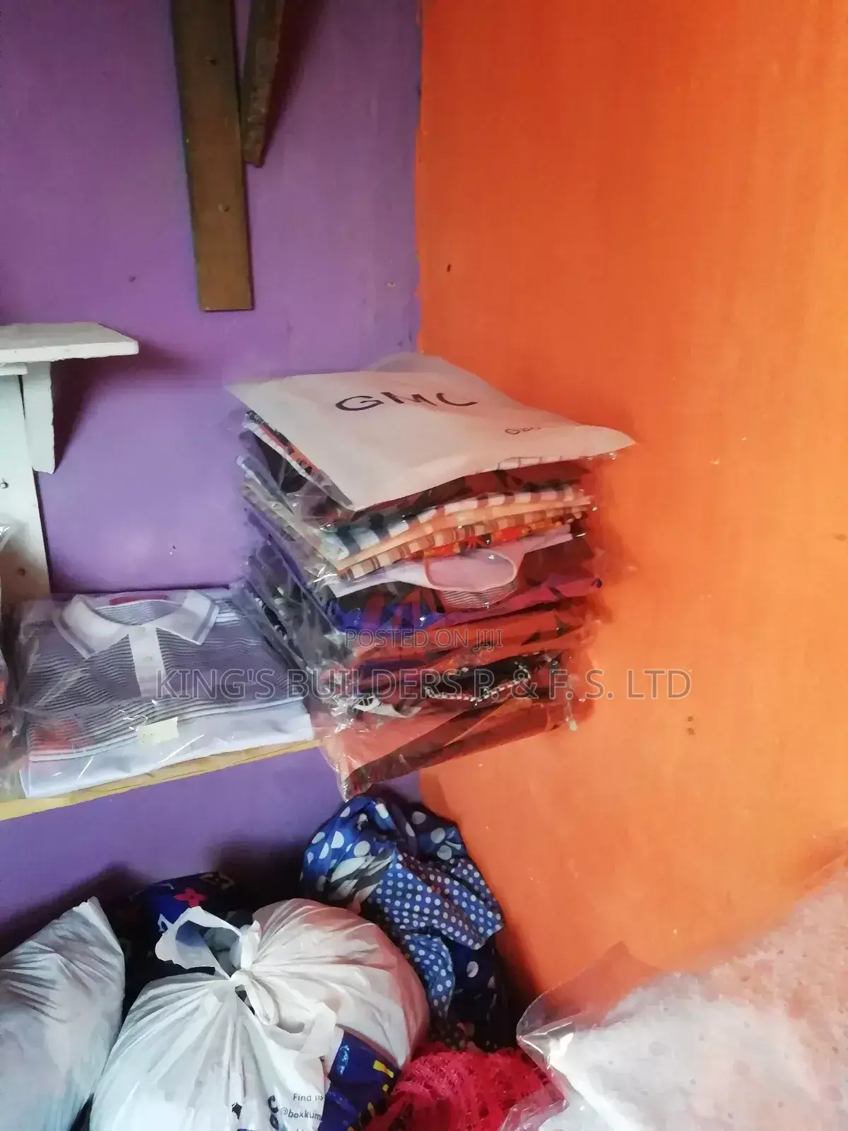 Clothes Ioner in Town
