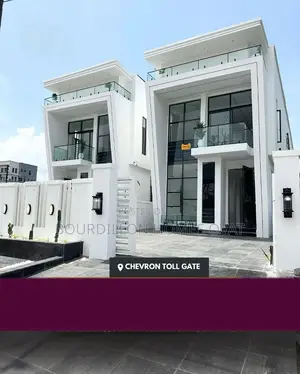 5bdrm Duplex in Chevron for sale