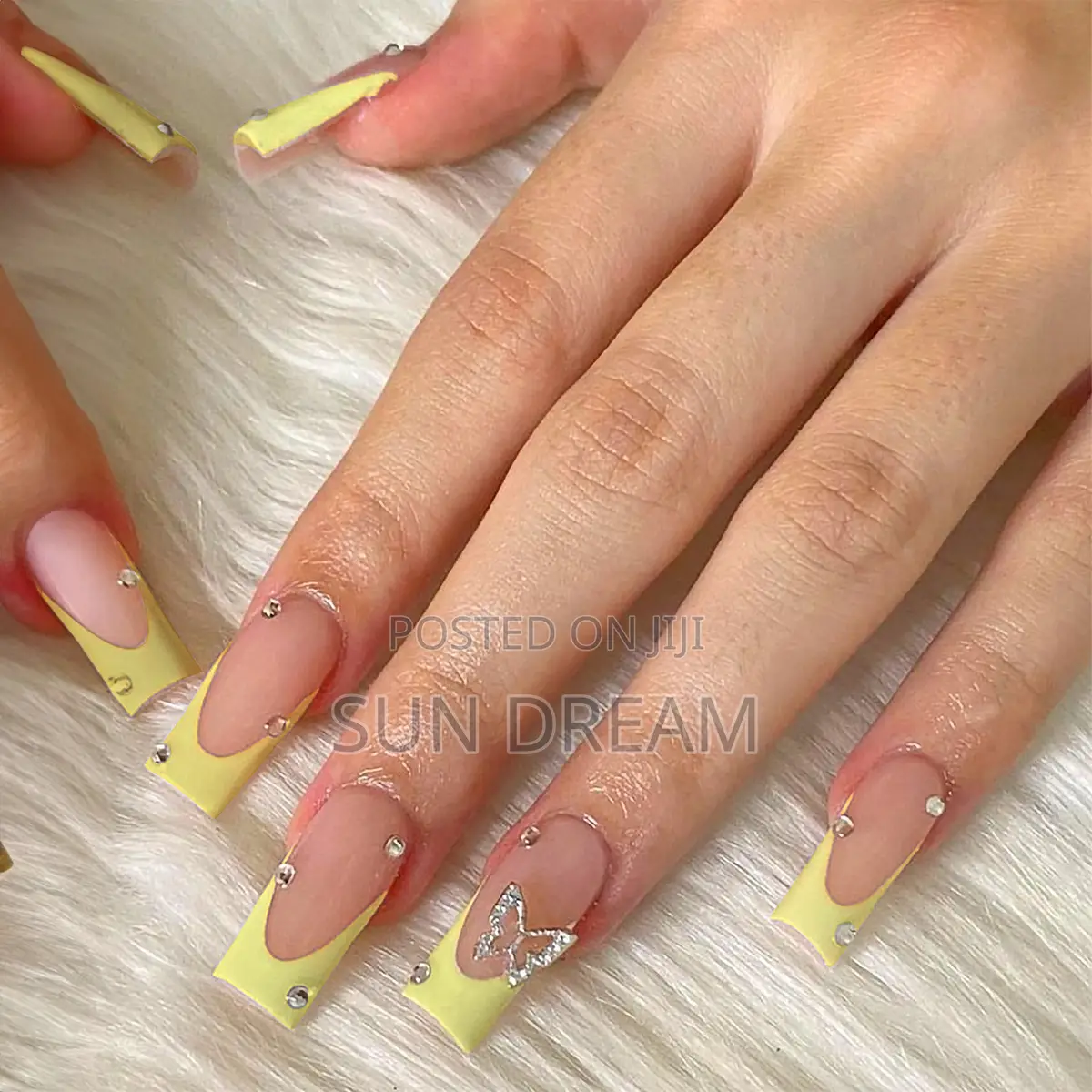 Trending Press On Nails Nair Art