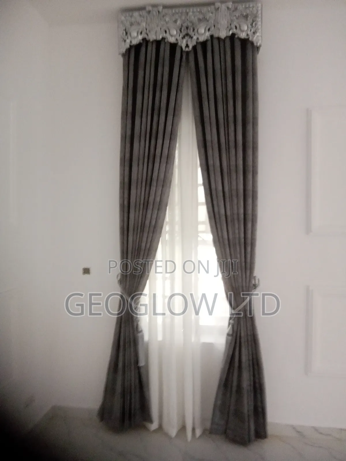 High Quality Royal Curtain